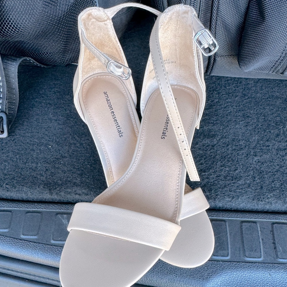 Amazon Essentials Heel